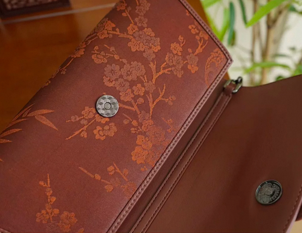 Gambiered Guangdong Gauze Envelope Wallet - Image 7