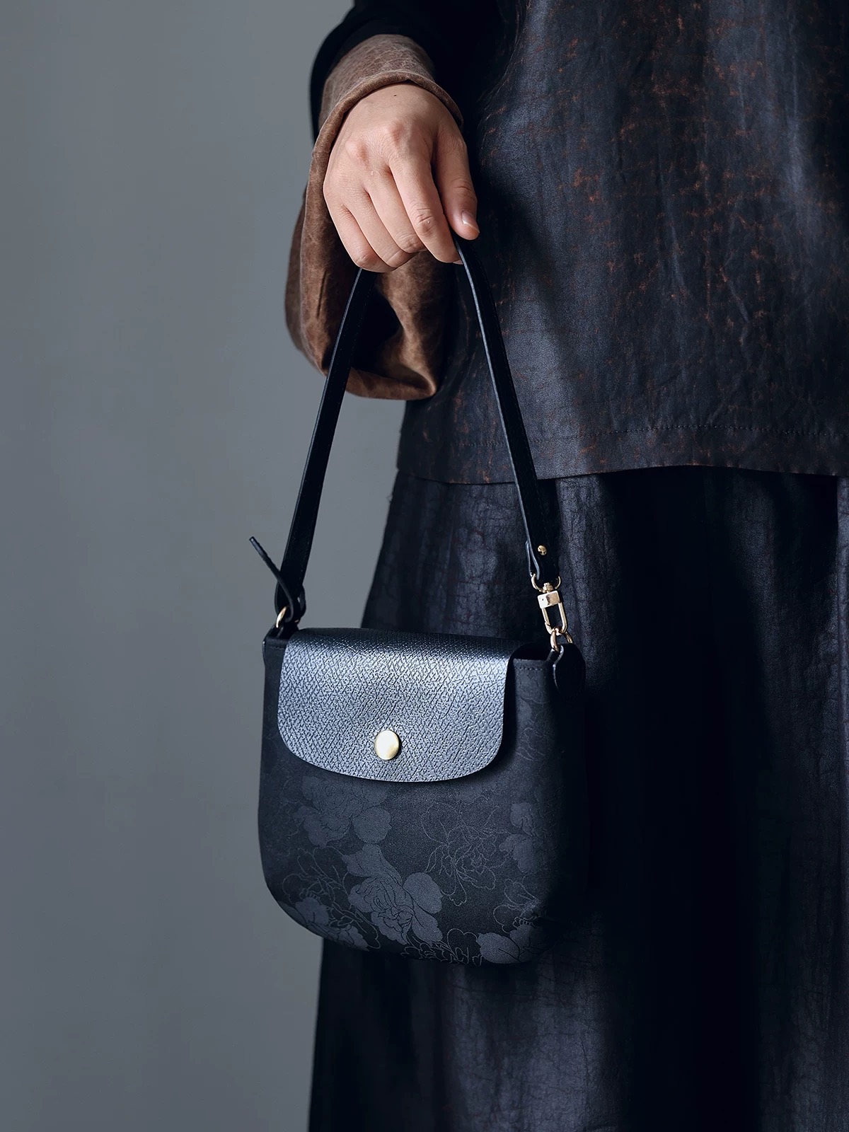 Gambiered Guangdong Gauze Cowhide Leather Handbag 1#