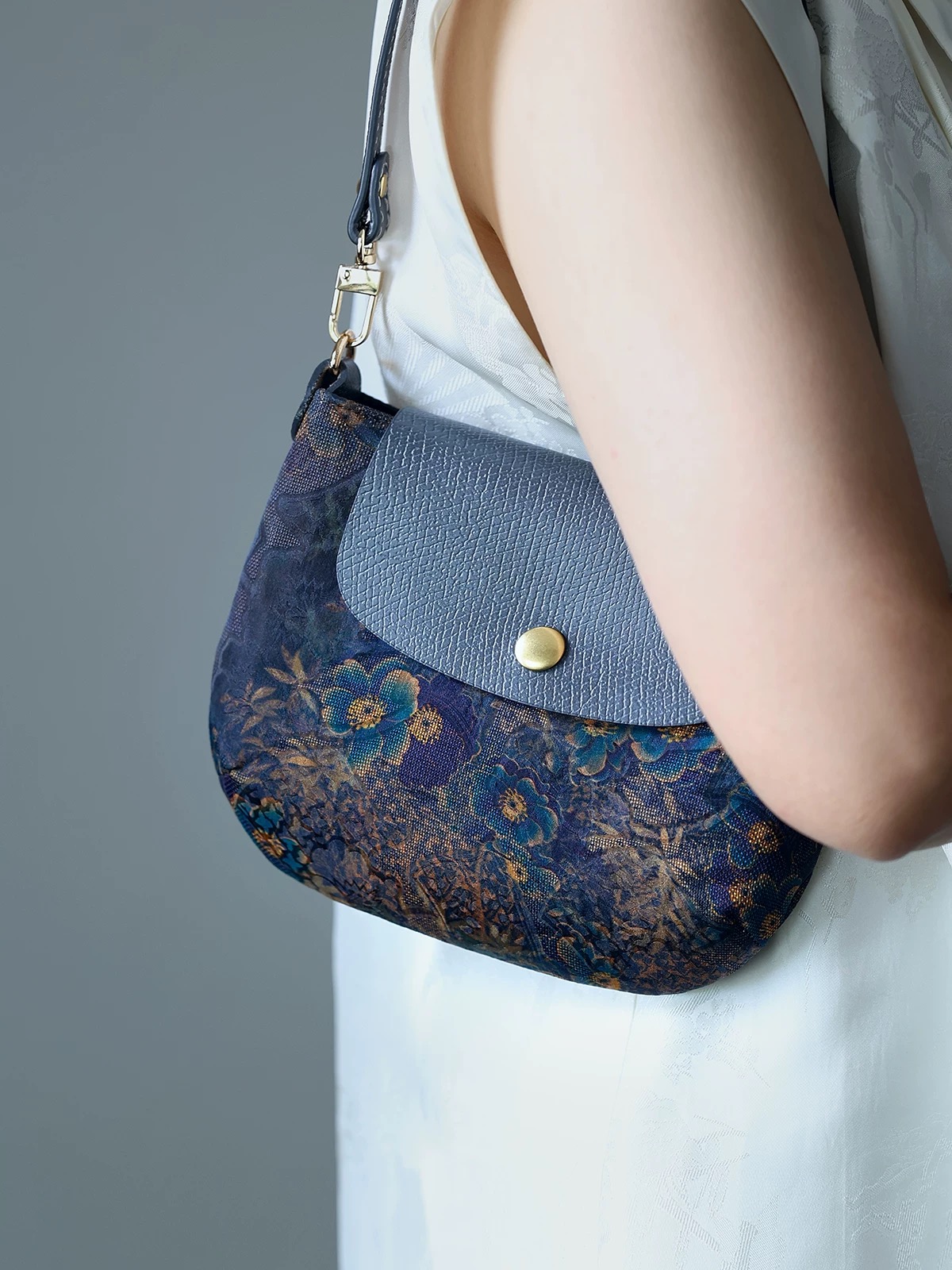 Gambiered Guangdong Gauze Cowhide Leather Handbag 2#