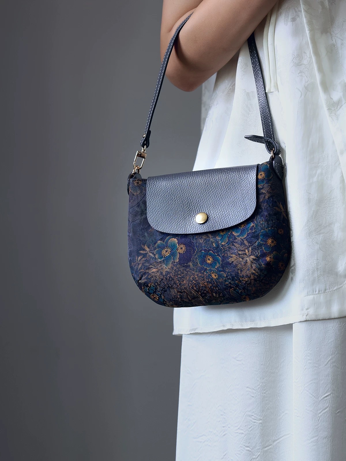 Gambiered Guangdong Gauze Cowhide Leather Handbag 2# - Image 2