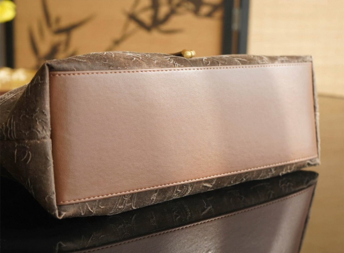 Guangdong Gauze Shoulder Bag with Oracle Bone Script - Image 5