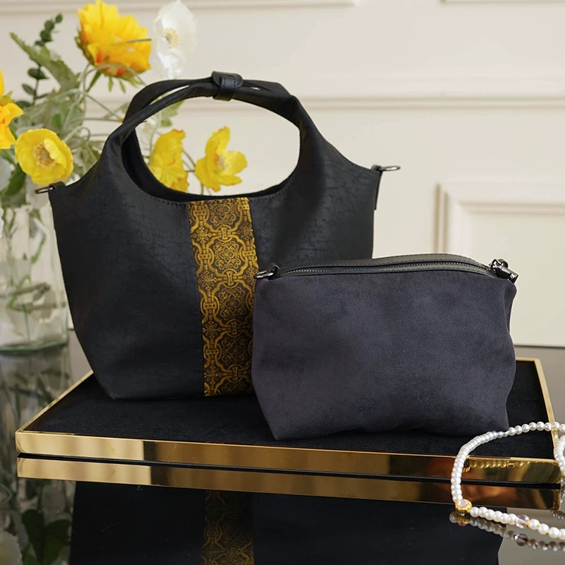Guangdong Gauze Handbag with Ding Sheng Pattern - Image 3