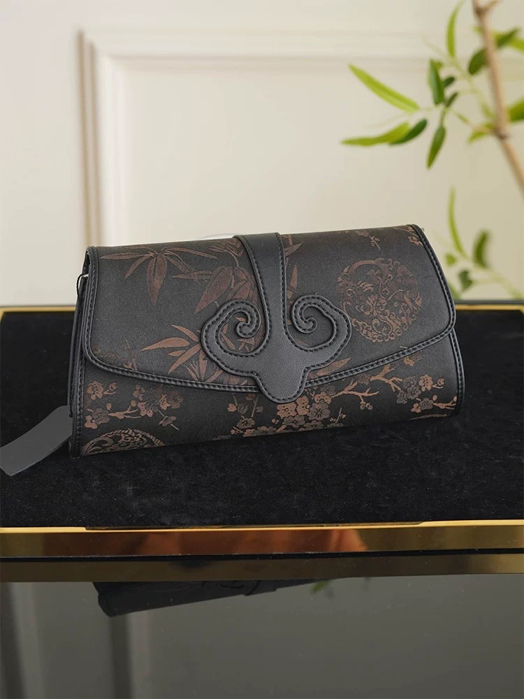 Ruyi Lock Guangdong Gauze Handbag
