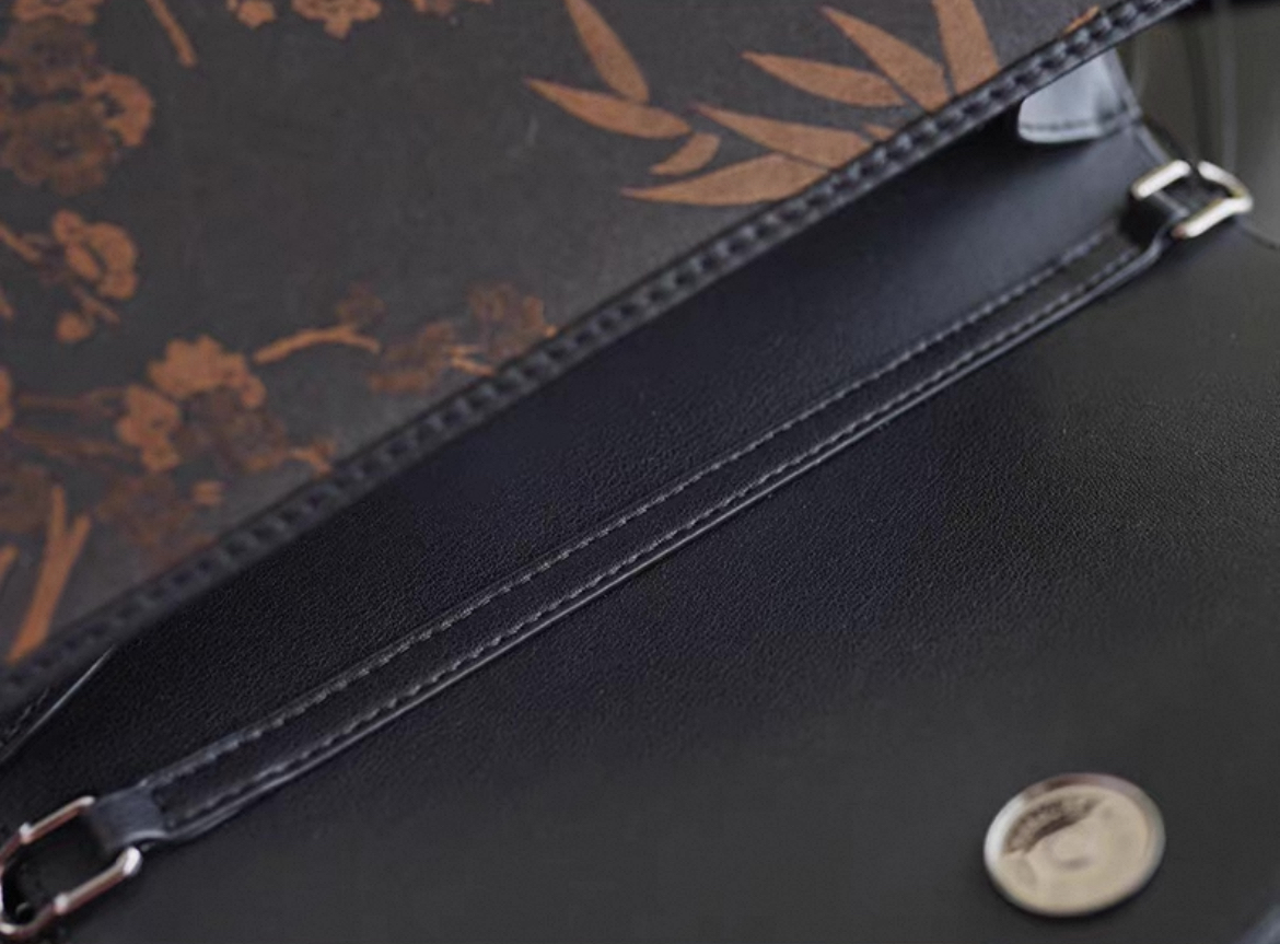 Ruyi Lock Guangdong Gauze Handbag - Image 9