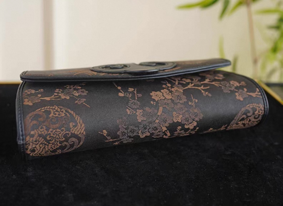 Ruyi Lock Guangdong Gauze Handbag - Image 5