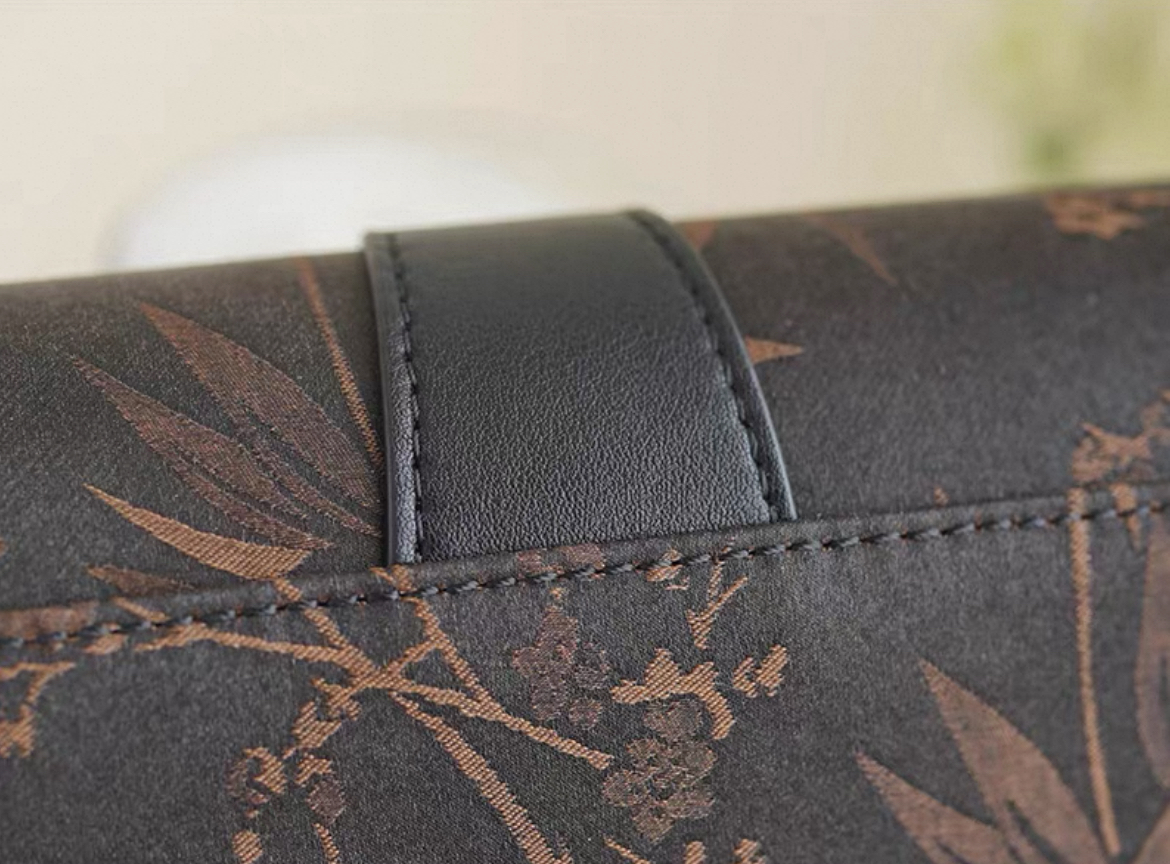 Ruyi Lock Guangdong Gauze Handbag - Image 6