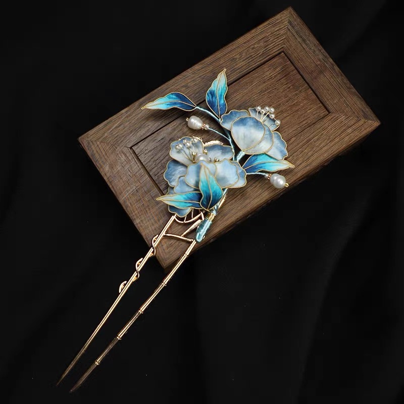 Velvet Blossom Hairpin - Light blue